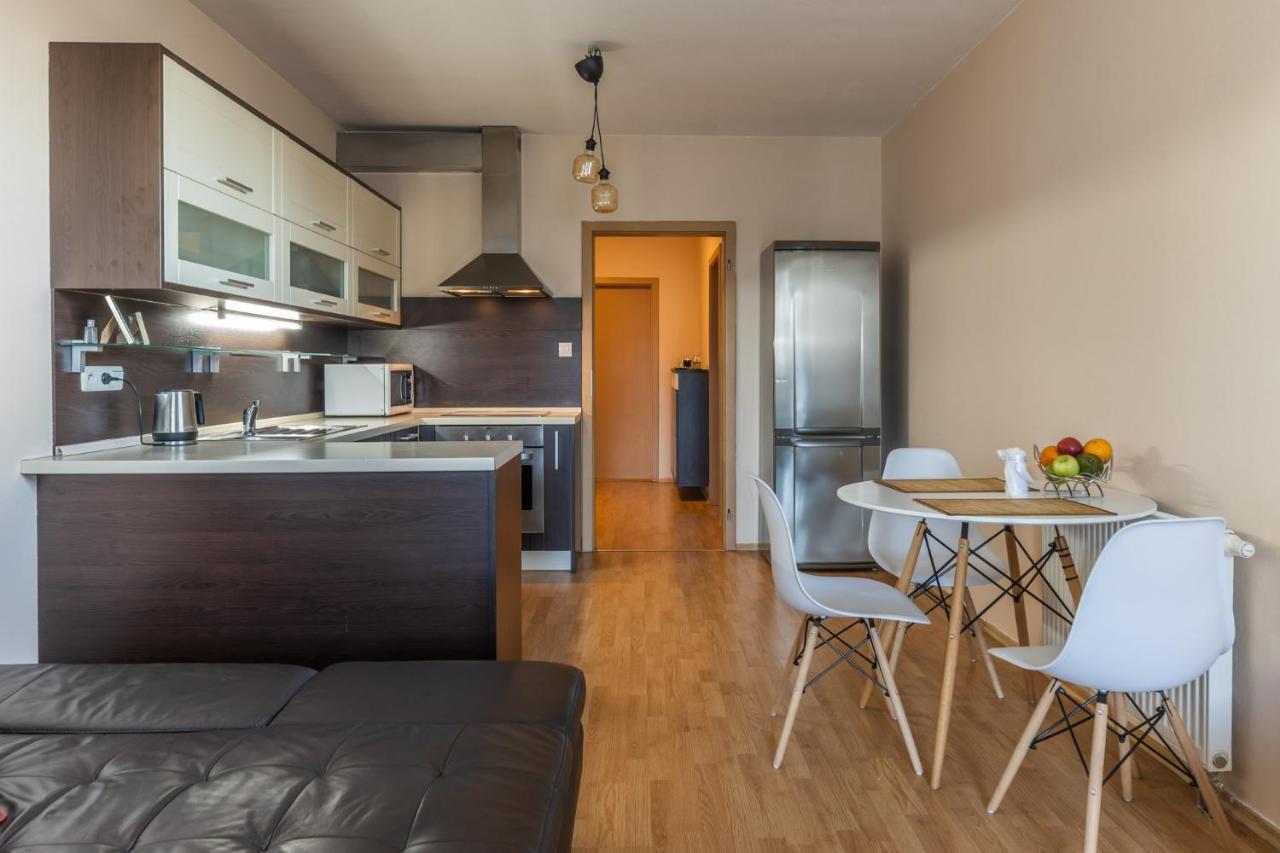 Apartman V Aleji Bratislava Eksteriør billede