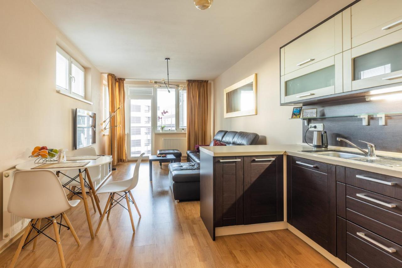 Apartman V Aleji Bratislava Eksteriør billede