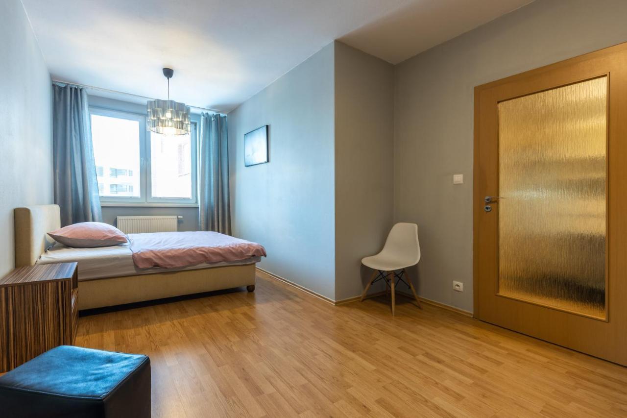Apartman V Aleji Bratislava Eksteriør billede