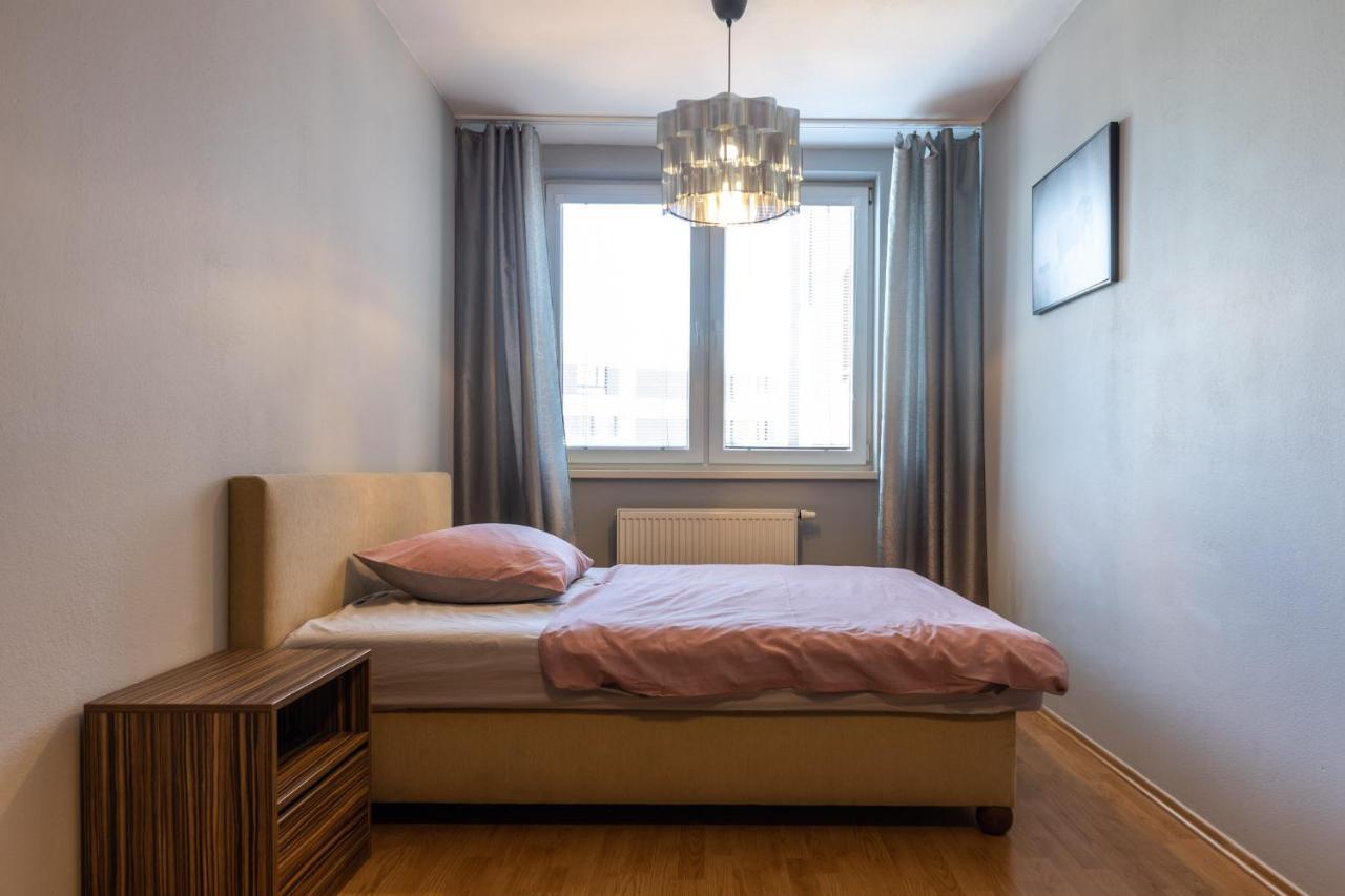 Apartman V Aleji Bratislava Eksteriør billede